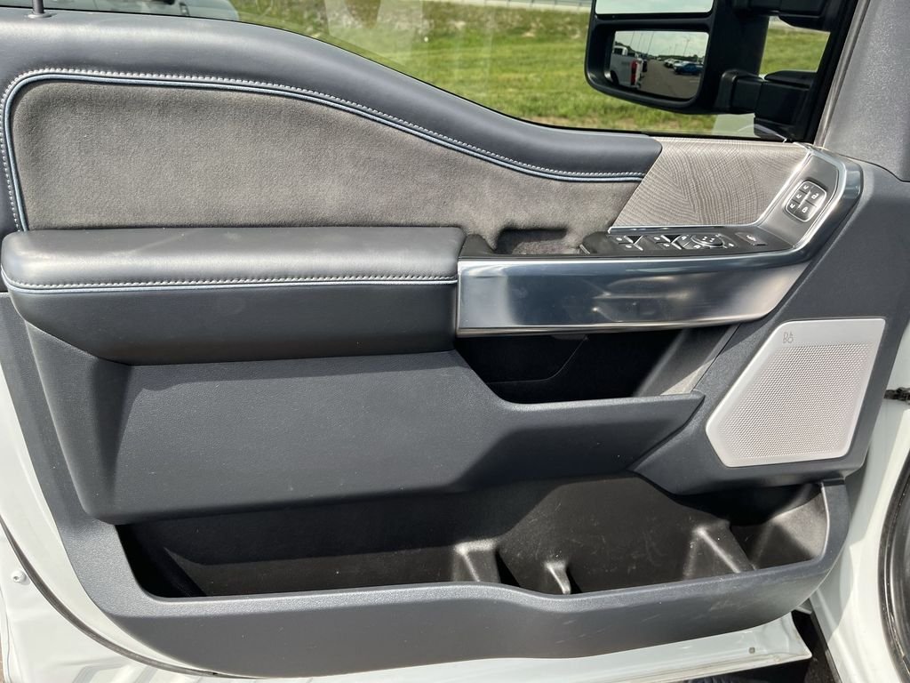 Used 2025 White Ford Platinum image 13