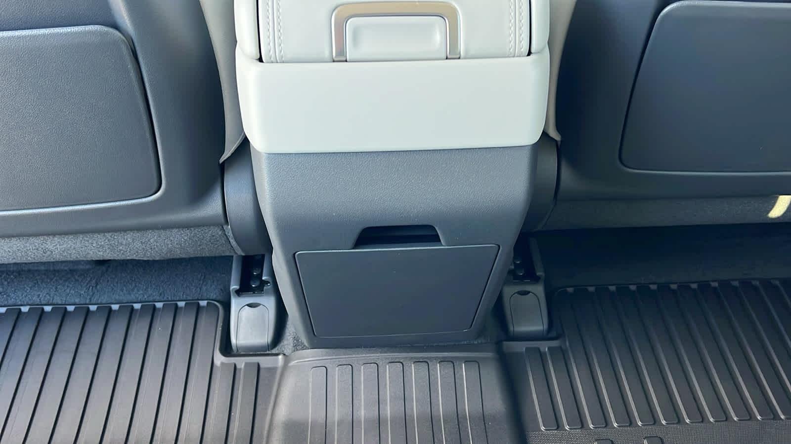 New 2026 Serenity White Hyundai SE image 56