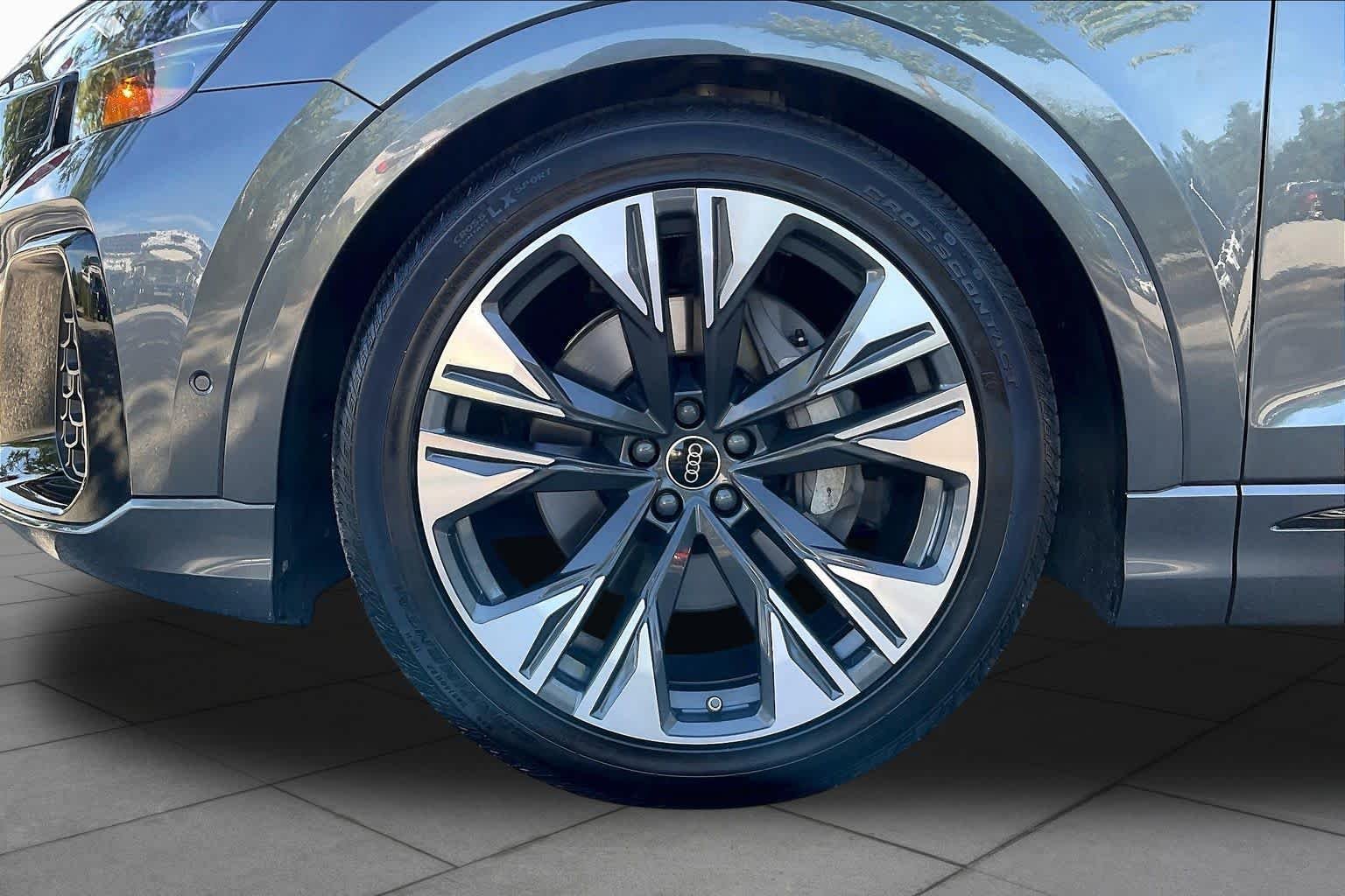Used 2026 Daytona Gray Pearl Effect Audi Prestige image 10