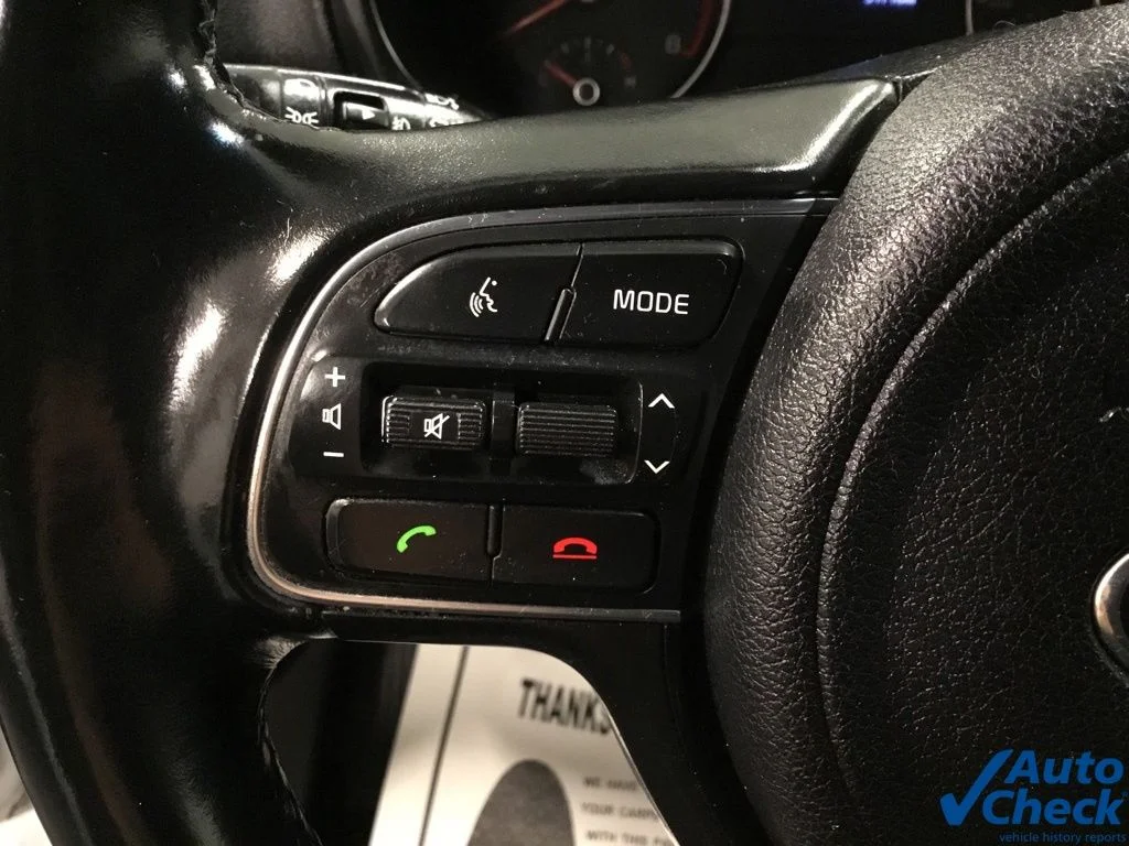 Used 2018 White Kia EX image 44
