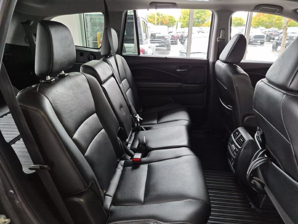 Used 2022 Modern Steel Metallic Honda Touring image 27