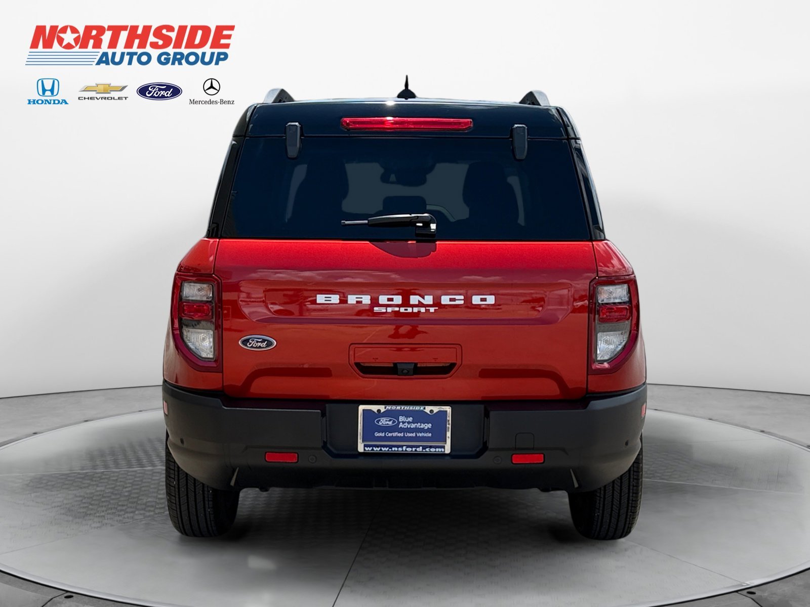 Certified Used 2024 Hot Pepper Red Metallic Tinted Clearcoat Ford Outer Banks image 6