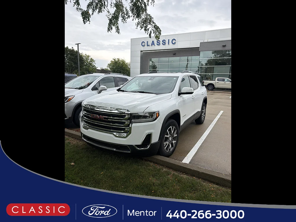 Used 2023 Summit White GMC SLE image 1