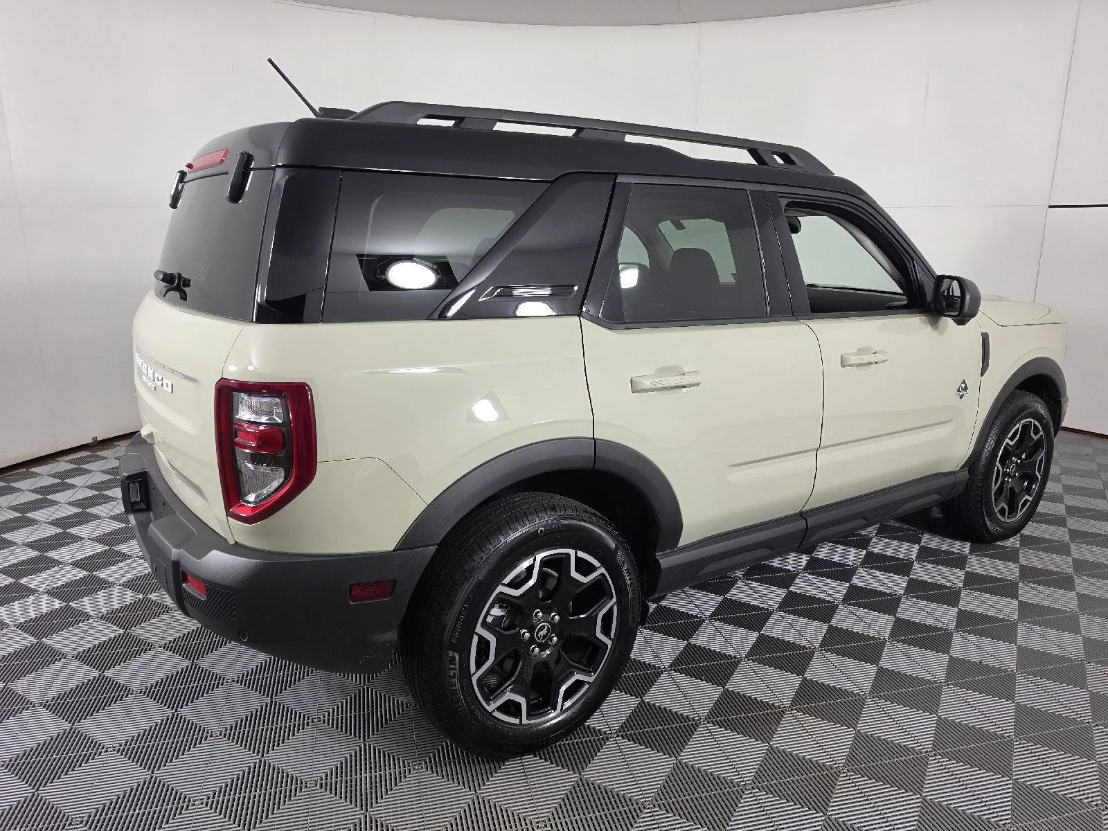 Used 2025 Desert Sand Ford Outer Banks image 11