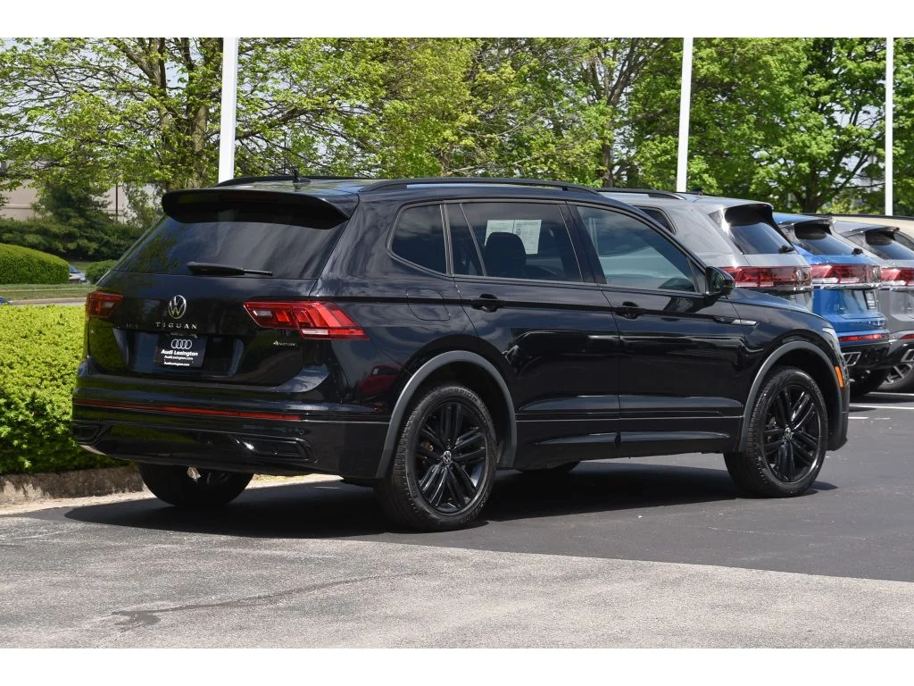 Used 2022 Deep Black Pearl Volkswagen SE R-Line Black image 4