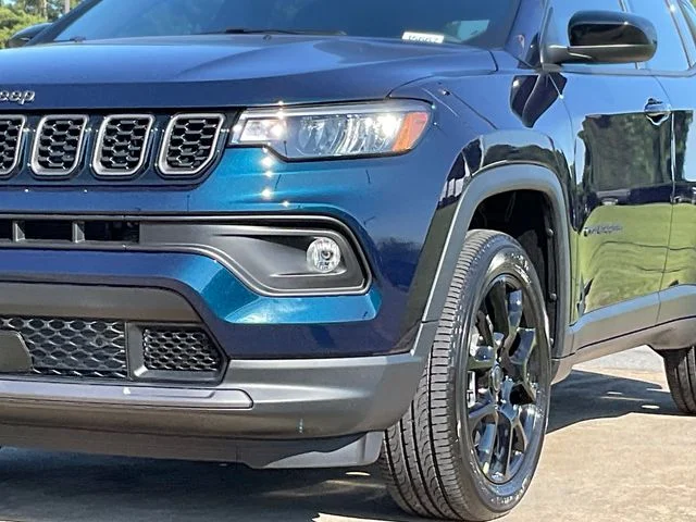 New 2026 Fathom Blue Pearl Coat Jeep Latitude image 9