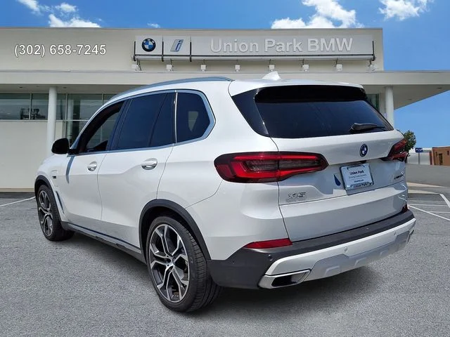 Certified Used 2023 Mineral White Metallic BMW xDrive45e image 6