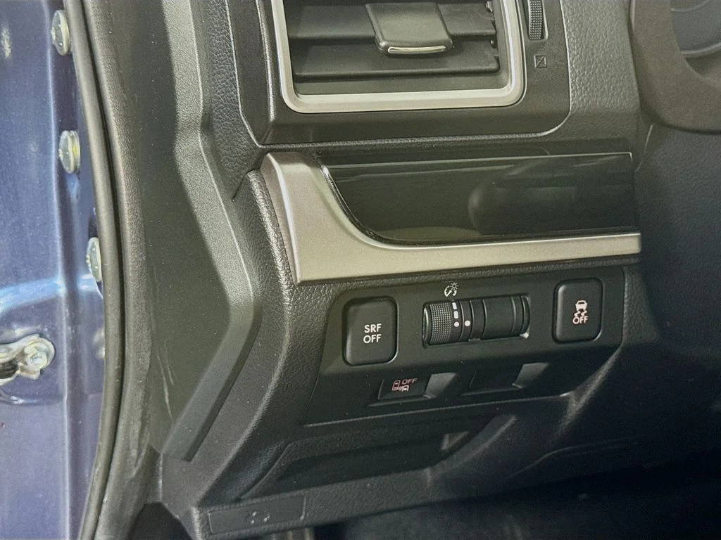 Used 2017 Blue Subaru 2.0i Limited image 10