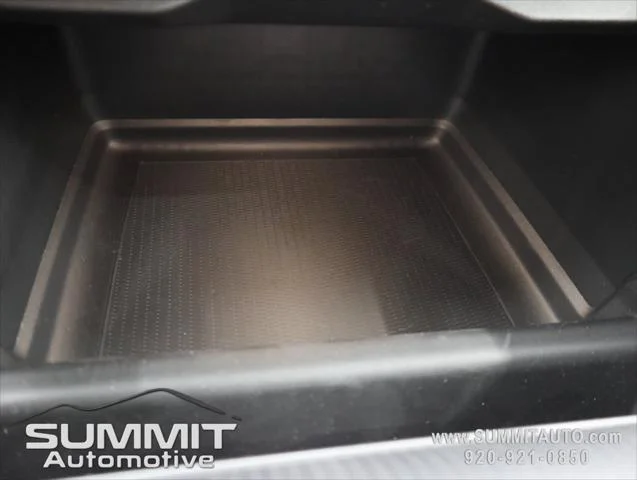 New 2026 Diamond Black Crystal Pearl-Coat Exterior Paint Jeep Limited image 48