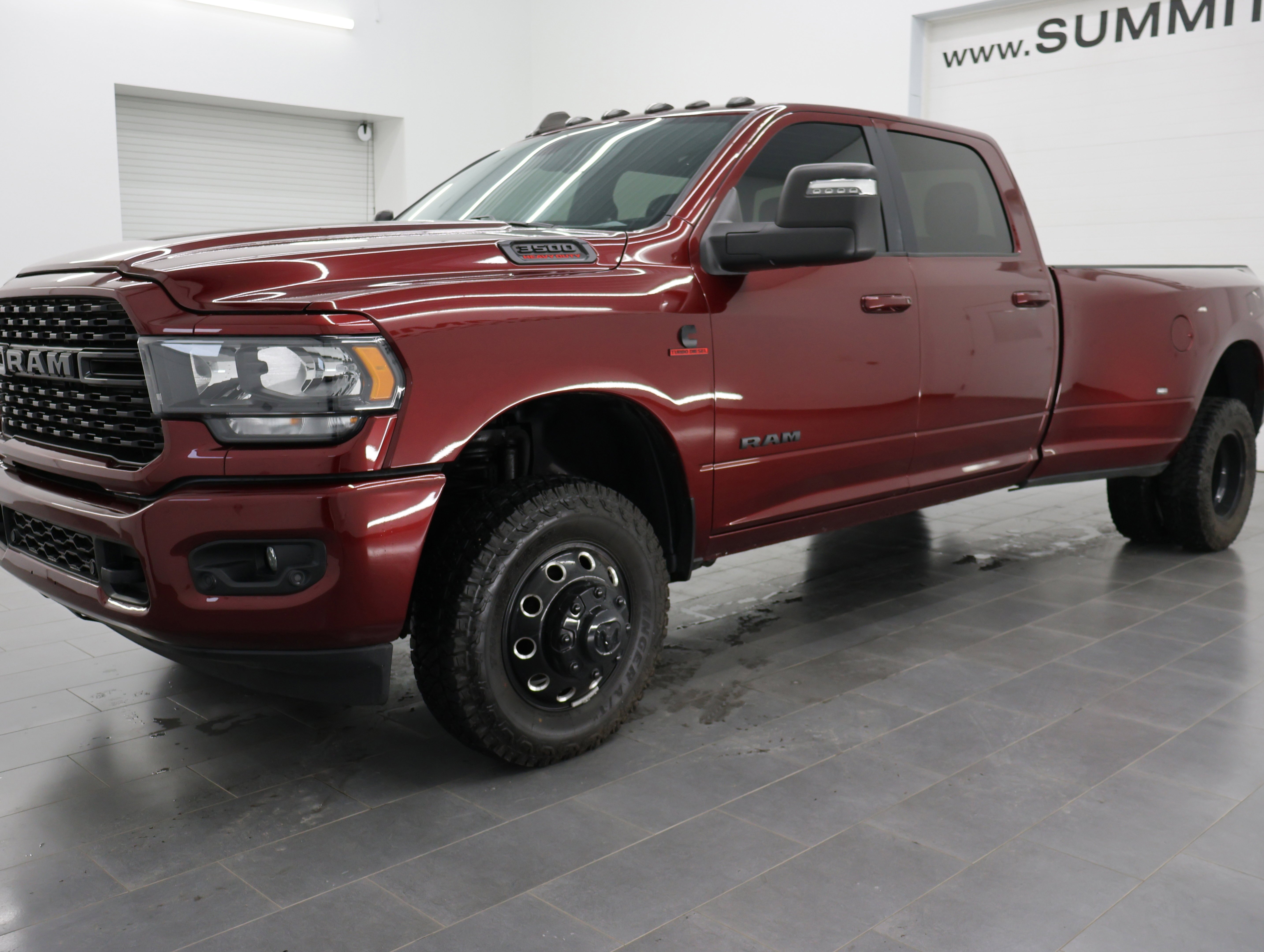 Used 2023 Delmonico Red Pearlcoat Ram 4x4 Crew Cab Big Horn DRW: CREW-LONG-DRW-BIG HORN LVL 1-NIGHT-6.7L DIESEL-NAV-4WD-1 OWNER image 7