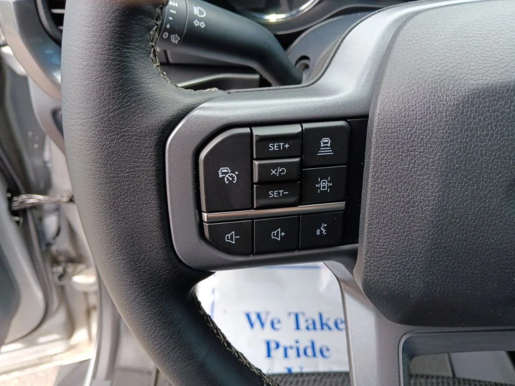 Used 2023 Iconic Silver Metallic Ford XLT image 17