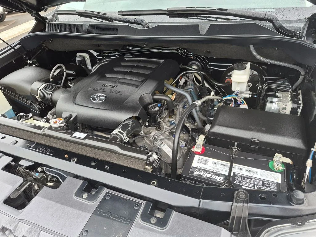Used 2019 Midnight Black Metallic Toyota SR5 image 24