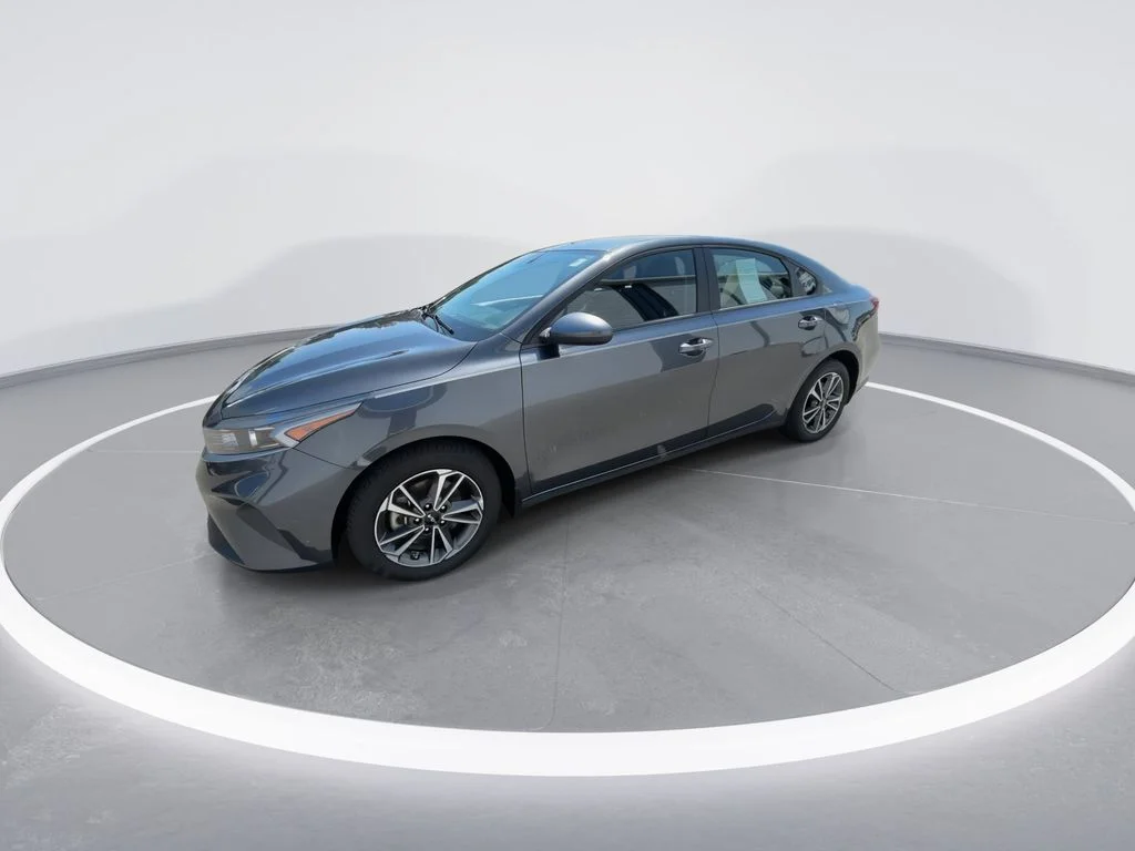 Used 2024 Gray Kia LXS image 4