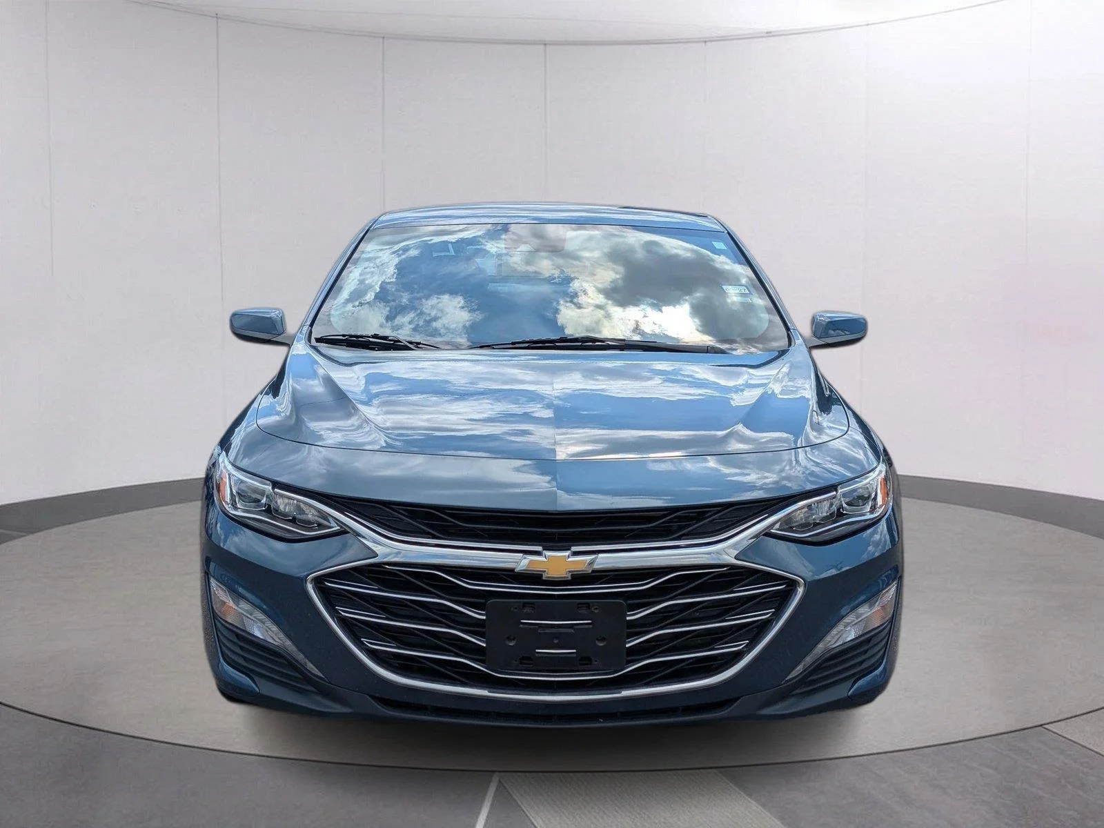 Used 2024 Lakeshore Blue Metallic Chevrolet 2LT image 8