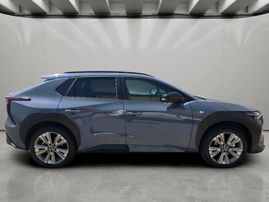 Used 2023 Harbor Mist Gray Pearl Subaru Limited image 12