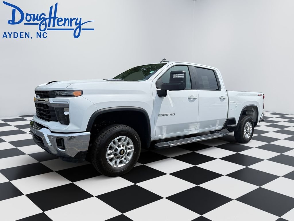 Used 2025 White Chevrolet LT image 1