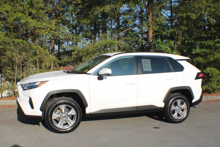 Used 2024 Ice Cap Toyota XLE image 4