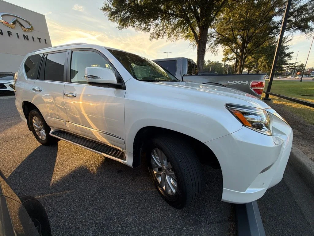 Used 2018 Starfire Pearl Lexus 460 image 7