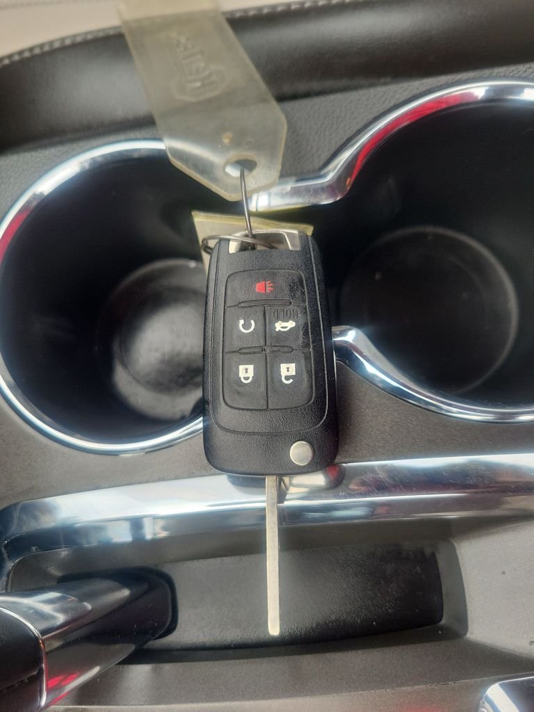 Used 2017 White GMC Denali image 41