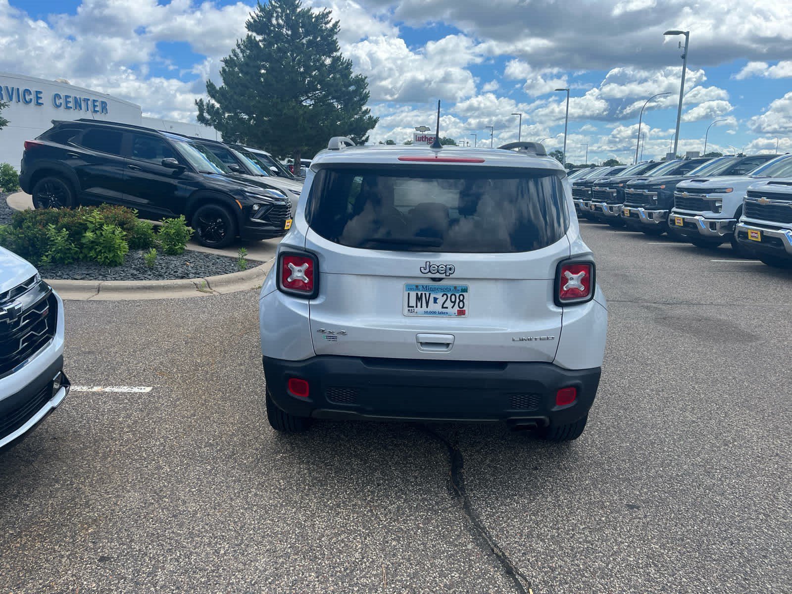 Used 2019 Glacier Metallic Jeep Limited image 4