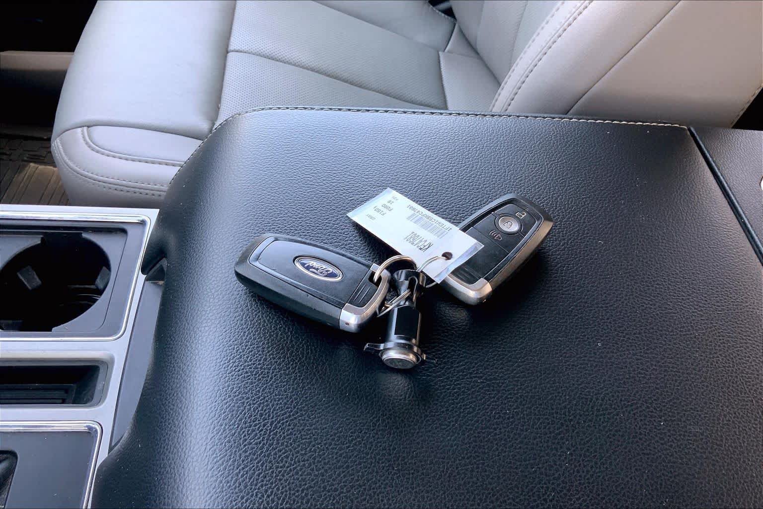 Certified Used 2019 Magnetic Metallic Ford LARIAT image 14