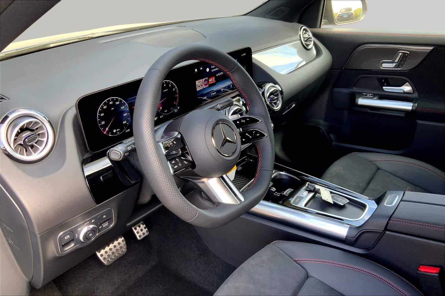 Used 2025 Starling Blue Metallic Mercedes-Benz GLA 250 image 10
