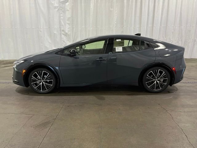 New 2027 Guardian Gray Toyota  XLE image 6