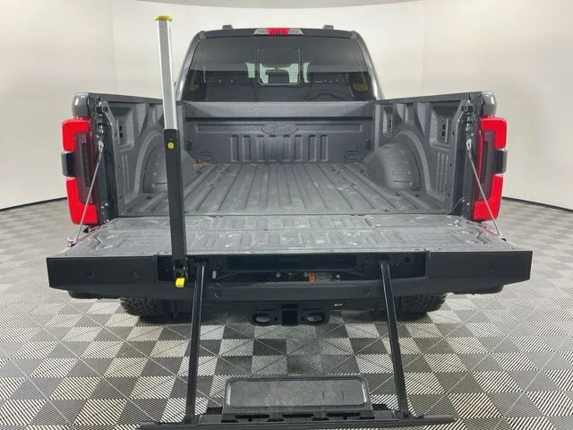 2024 Ford F-350 Super Duty Platinum - Photo 8