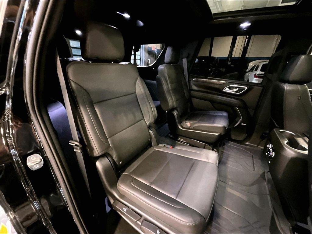 Used 2023 Black Chevrolet Z71 image 16