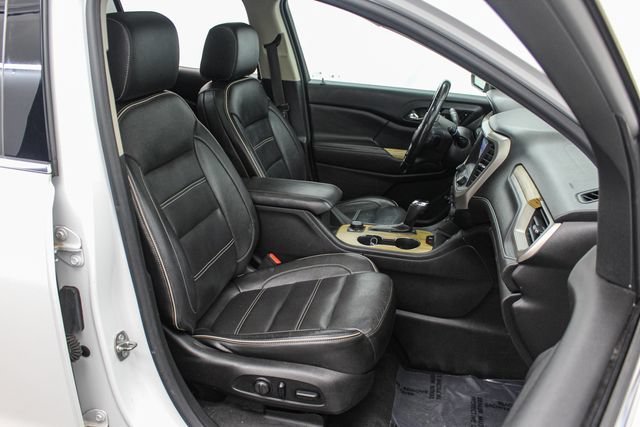2017 GMC Acadia Denali - Photo 20