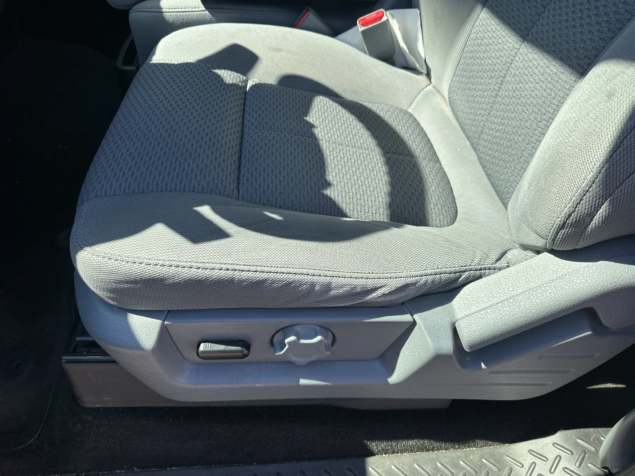 Used 2014 Ruby Red Metallic Tinted Clearcoat Ford XLT image 8