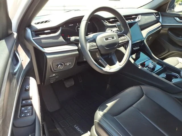 Used 2025 White Jeep Limited image 20