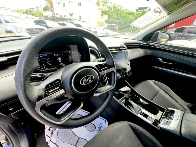 Used 2022 Black Hyundai SEL image 17