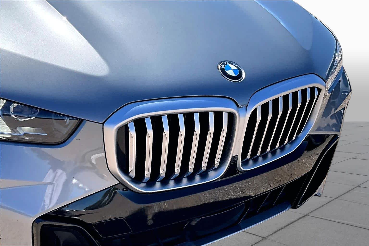Used 2024 Skyscraper Grey Metallic BMW xDrive40i image 27