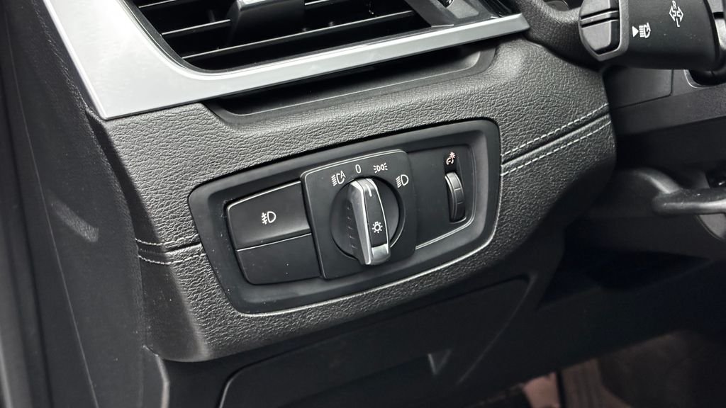 Used 2019 Gray BMW xDrive28i image 19