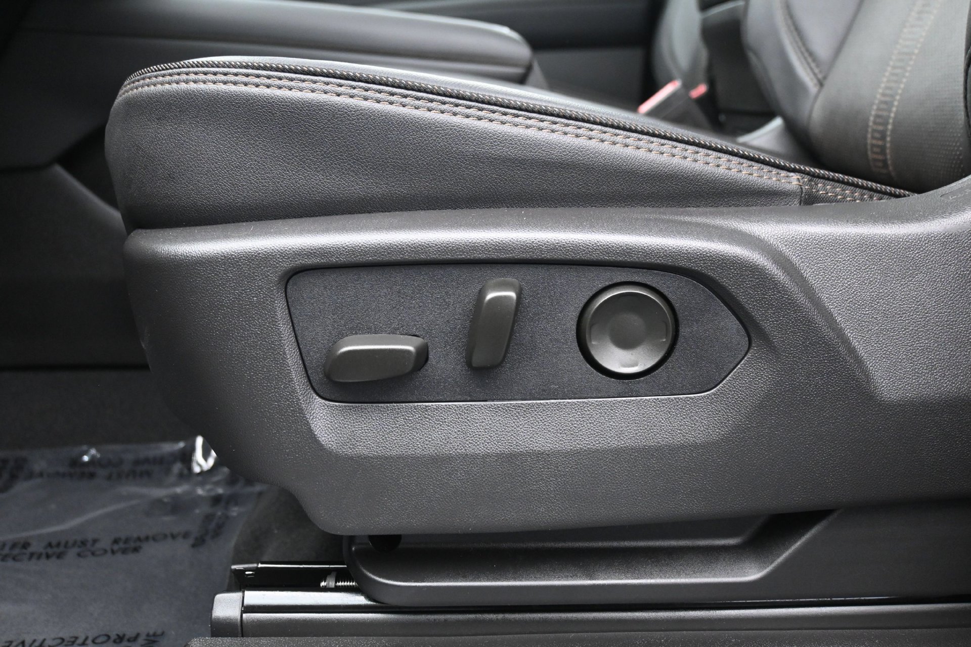 Used 2025 Black Chevrolet High Country image 29