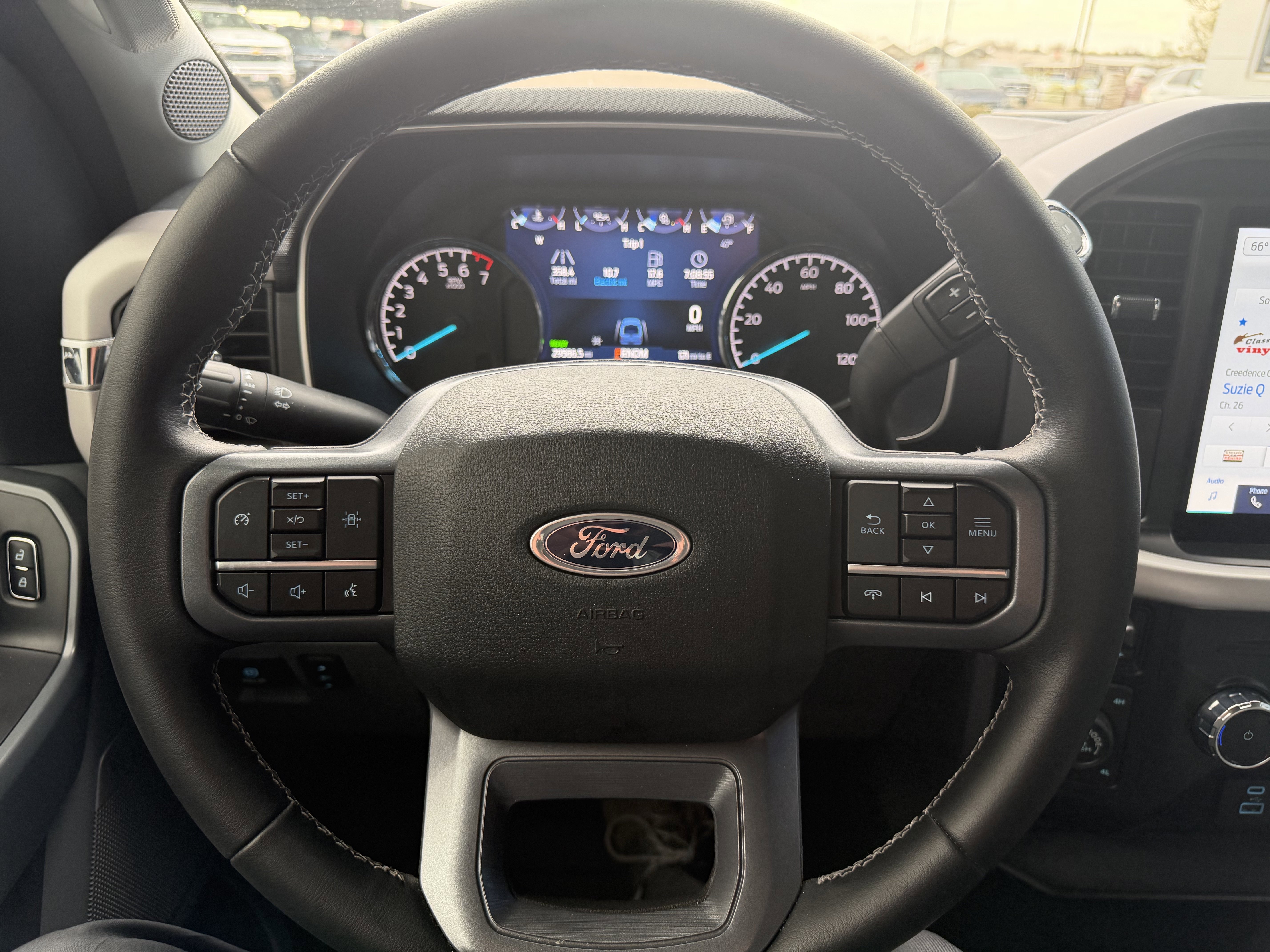 2023 Ford F-150 XLT - Photo 17