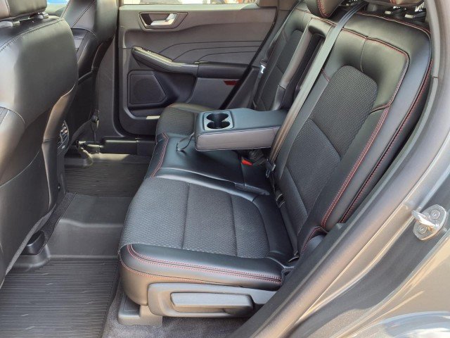 2026 Ford Escape ST-Line - Photo 11