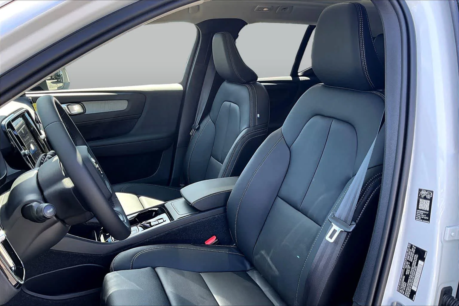 New 2026 Crystal White Volvo Plus image 13
