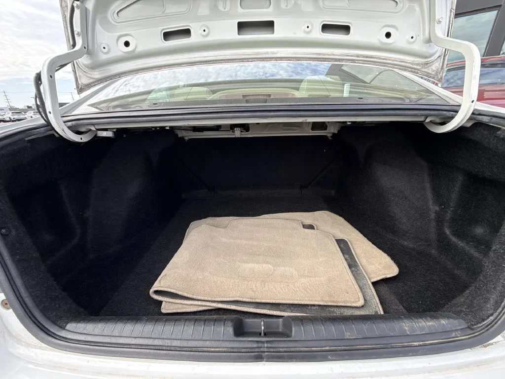 Used 2008 White Honda LX image 23