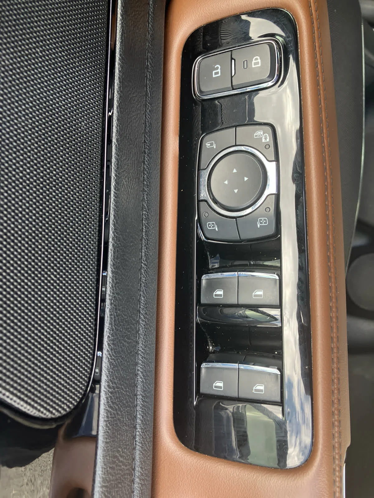 Used 2020 Infinite Black Metallic Lincoln Reserve image 13