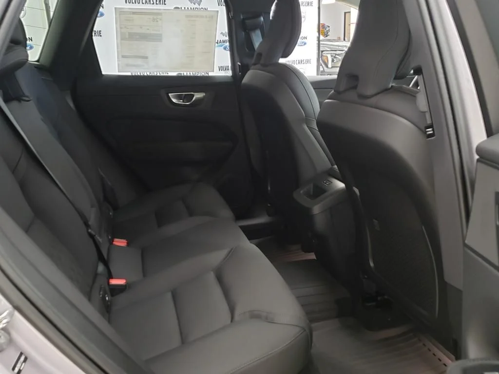 2026 Volvo XC60 Plus - Photo 14