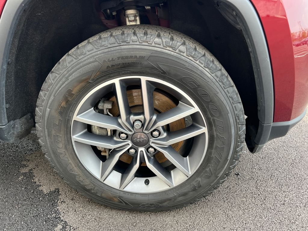 Used 2022 Red Jeep Limited image 32