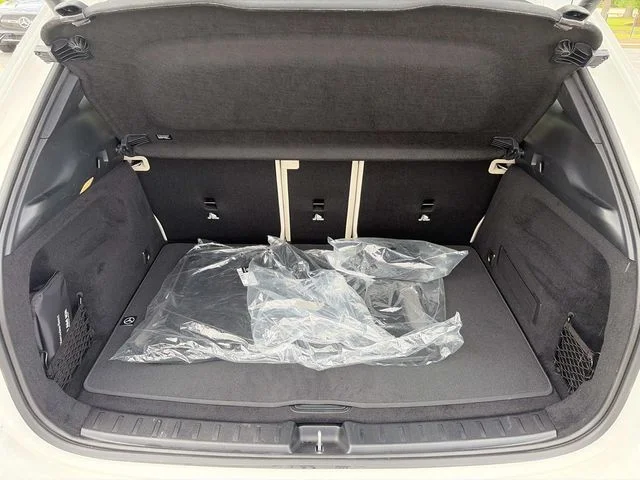 Used 2025  Mercedes-Benz GLA 250 image 9