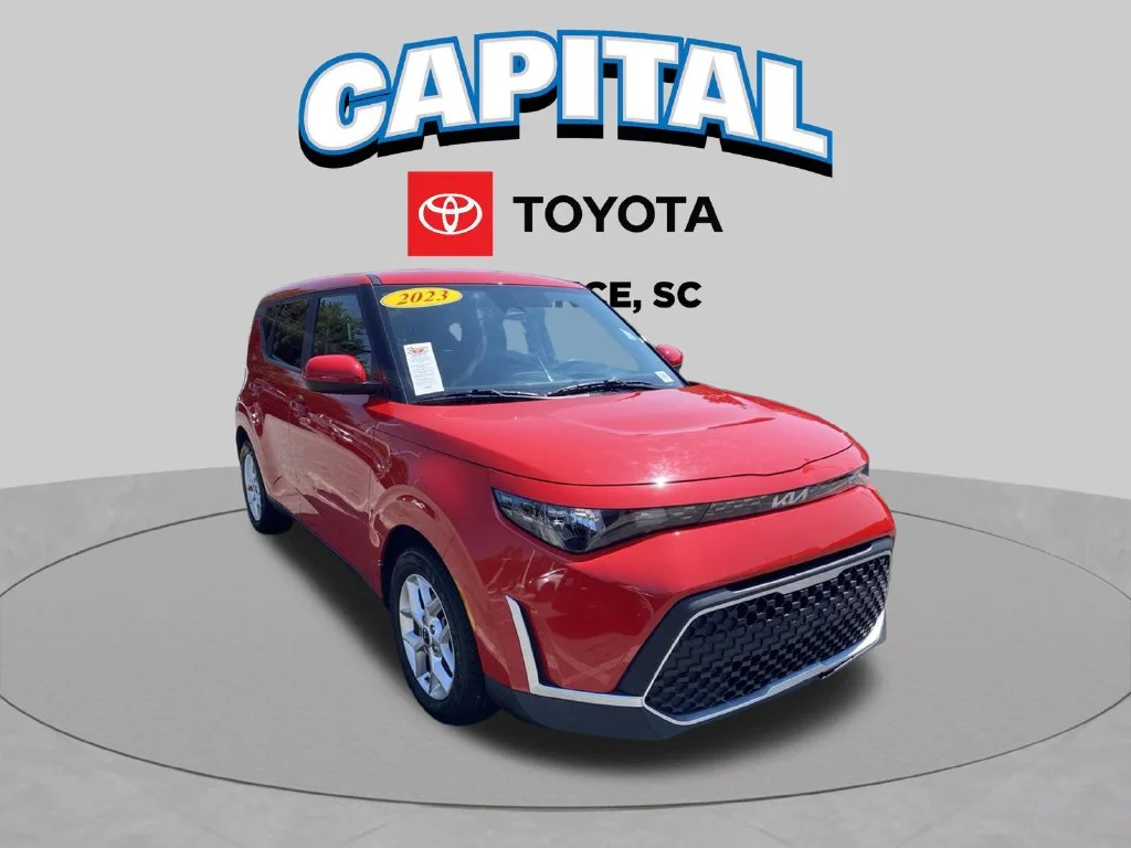 Used 2023 Red Kia LX image 1