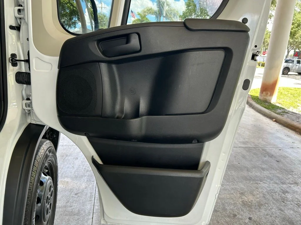 Used 2022 White Ram High Roof image 23