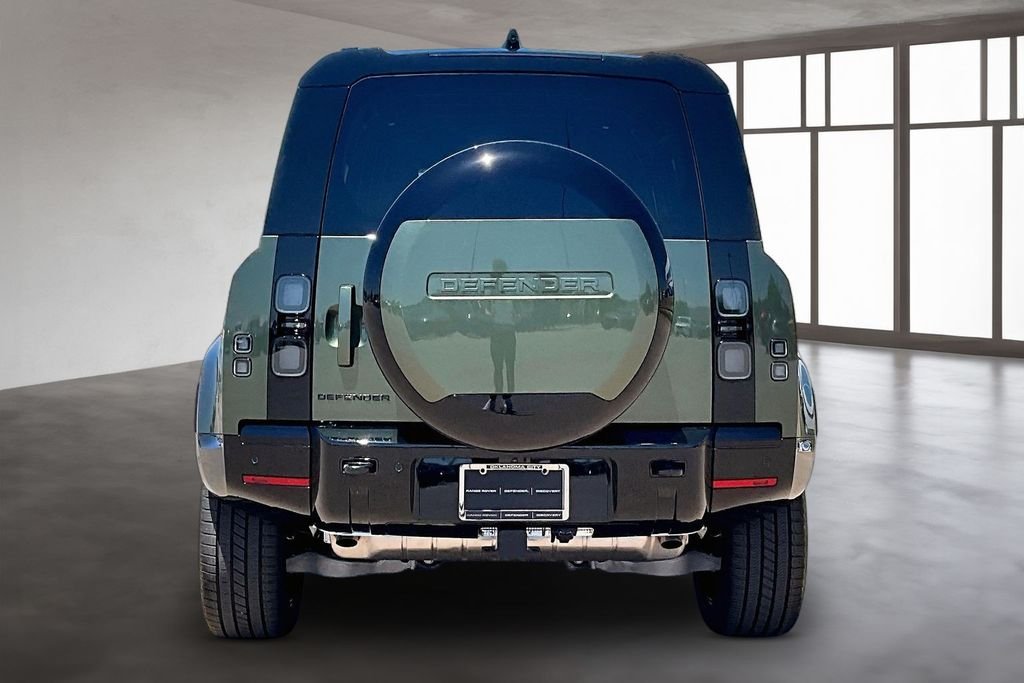 New 2026 Woolstone Green Metallic Land Rover X-Dynamic SE image 4