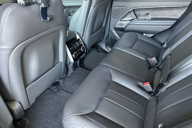 New 2026 Santorini Black Land Rover SE image 11