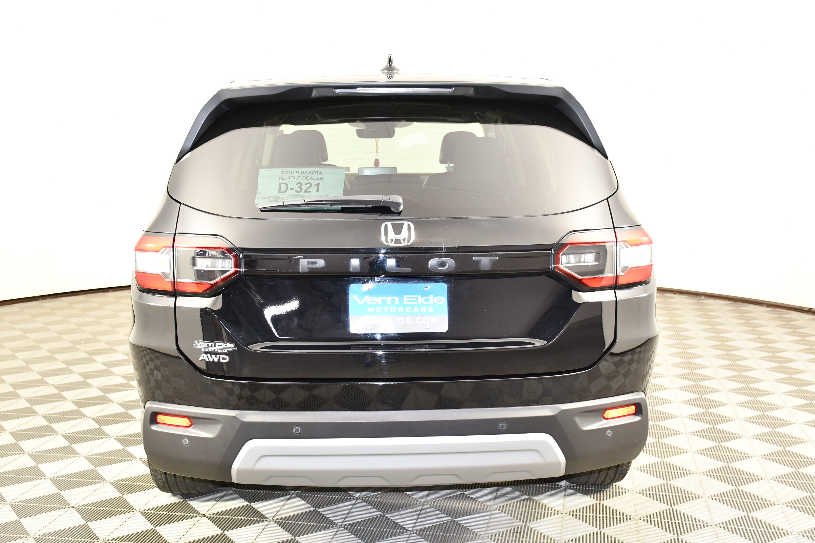 Used 2024 Crystal Black Pearl Honda EX-L 8 Passenger image 6