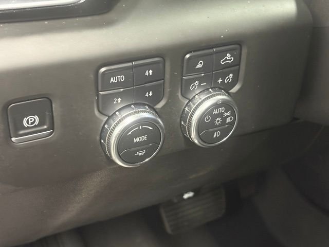 Used 2025 Silver GMC Denali image 18
